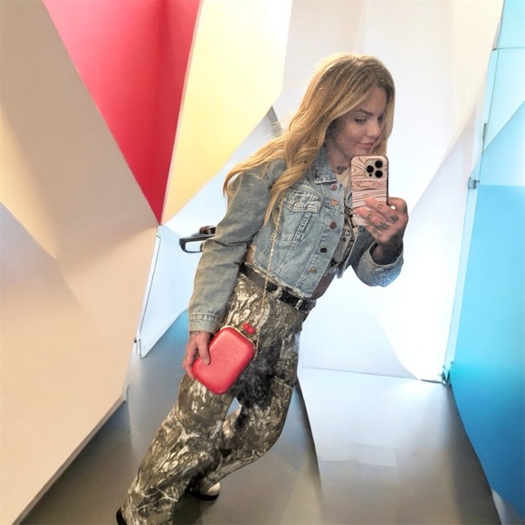 Elizabeth Arden Red Clutch with Gold Chain - Picture 6 of 9